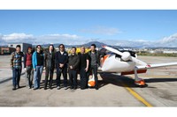 Els guanyadors del primer “Repte Barcelona Gravetat Zero per a Vols Acrobàtics” a l'aeròdrom de Sabadell.