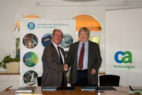 D'esquerra a dreta, el rector de la UPC Antoni Giró i l'Executive Vice President and Chief Technology Officer de CA Technologies, Donald Ferguson.