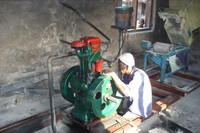 Generant electricitat des de la plataforma multifuncional de Seneso, a Ghana. 