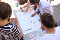 Els veïns del nucli antic d'Osca, en una de les activitats de participació ciutadana.