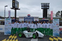 L'equip UPC ecoRacing amb el vehicel ecoR2 al circuit de El vehicle ecoR2 de l’ETSEIAT puja al podium al circut de New Hampshire a Boston